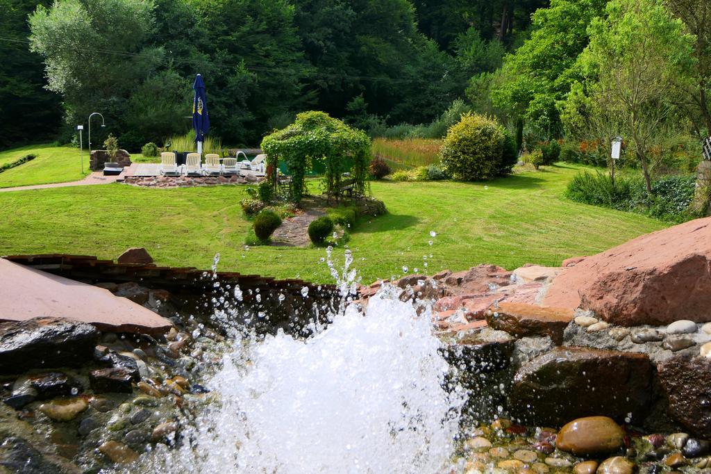 Hotel Christel Heimbuchenthal Bagian luar foto