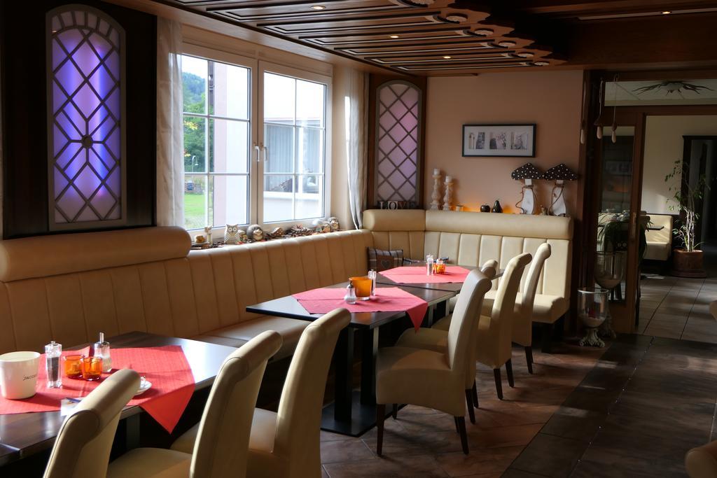 Hotel Christel Heimbuchenthal Bagian luar foto
